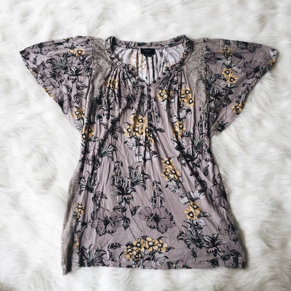 Anthropologie Tops - Anthro Deletta Floral Butterfly Sleeve Lace Top